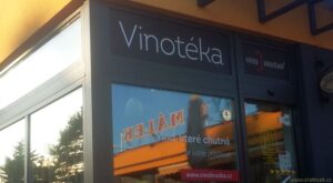 Prodejna Málek spouští novou vinotéku – místo kavárny a cukrárny u Martina